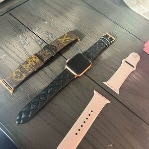 Apple series 5 watch and bands